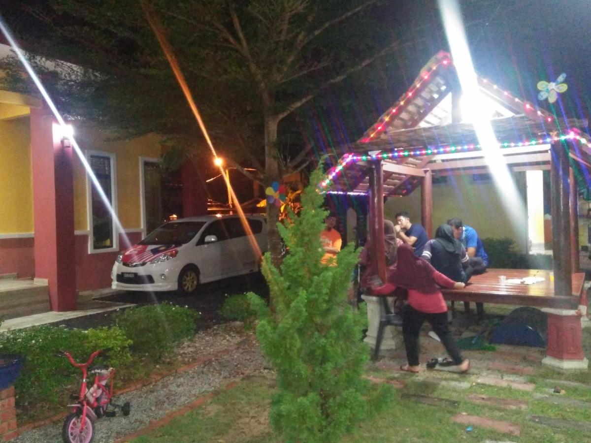 Chalet Kb Wakaf Kayu Kota Bharu Exteriör bild